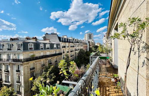 Paris rooftop retreat with sunny balcony - Foto 9
