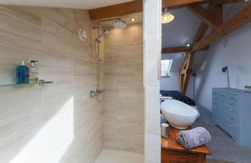 Little Bream - pretty cosy cottage, sea views, walk to the beach - Foto 9