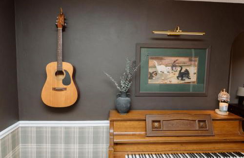 Speakeasy, Hot Tub, Putt Putt, Outdoor Theatre, 8 minutes from Downtown Greenville - Foto 26