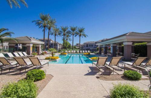 *NEW* Lux Scottsdale Home with Pool, Hot Tub, and Gym - Foto 18