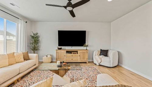 6BR Retreat with Playground Basketball & Sleeps 22 - Foto 3