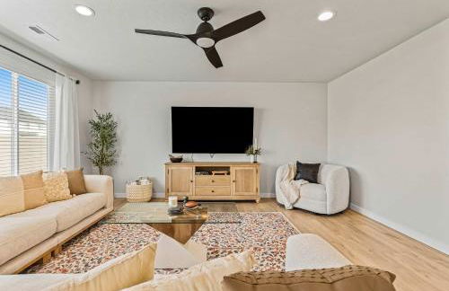 6BR Retreat with Playground Basketball & Sleeps 22 - Foto 3