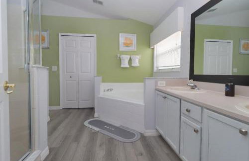 Making Dreams 4BR Family Villa with Pool and Game Room Near Disney Parks - Foto 39