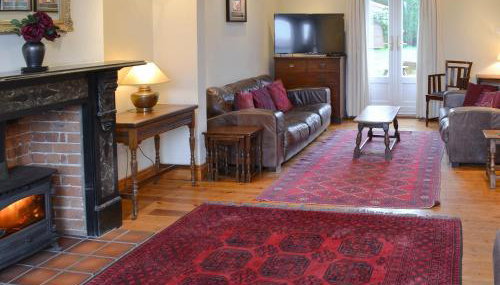 Pembroke House - Photo 3