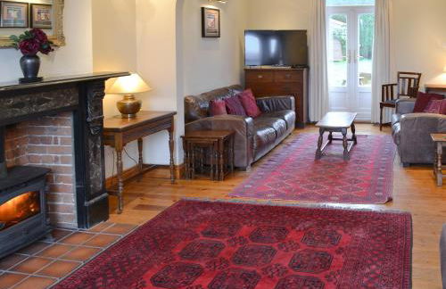 Pembroke House - Photo 3