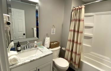 Luxury Condo Near Downtown - Pet Friendly - Foto 10