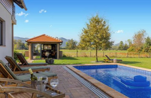 Pet Friendly Home In Gospic - Photo 12