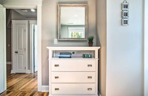 Walk to Shore Updated Buzzards Bay Cottage! - Foto 17