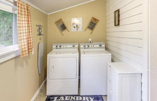 Grandmas Farm House on 125 Acres with Fire Pit! - Foto 23