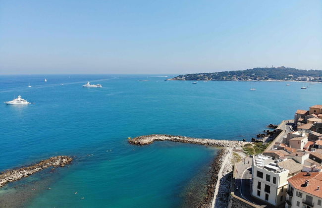 Picasso Apartments - Photo 32