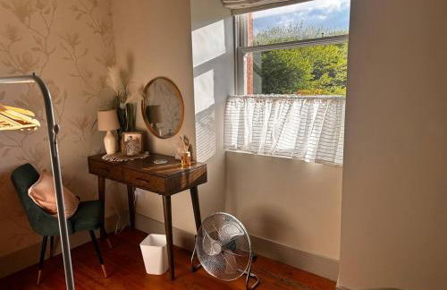 Little Apple Cottage- Free Parking, Hot tub, Fire, Town Centre - Photo 43