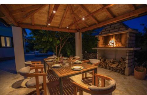 Villa P - Holiday Home - Photo 12