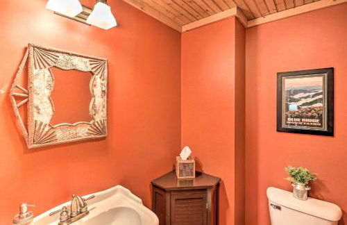 Private Sapphire Valley Resort Cabin with Mtn Views! - Foto 24