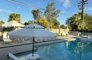 Aerhaus - Mid-Century Oasis - Foto 14