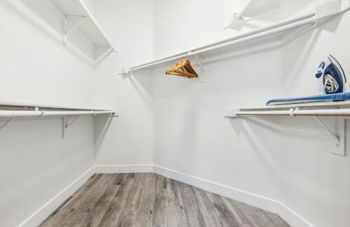 CozySuites Glendale by the stadium with pool 28 - Foto 19