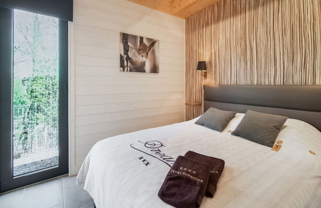 Idyllic Chalet in Biron with 2 Hot Tubs & Sauna - Photo 6