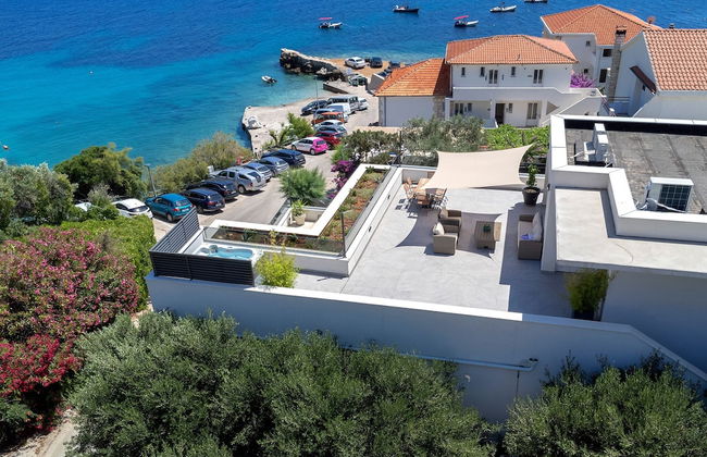 Exclusive Seafront Suites with hot tub - Foto 1