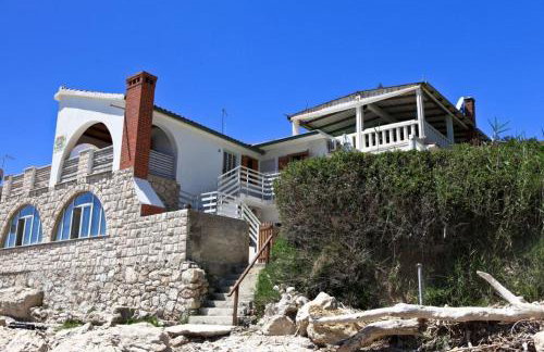 Robinson Elizabeta - Photo 2