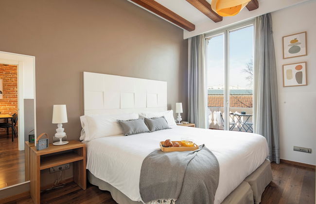 Aspasios Market Balconies - Photo 1