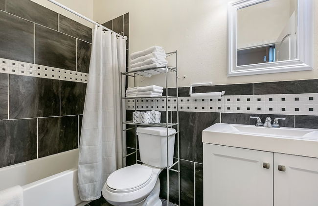 Carondelet Street Modern Suites - Foto 37