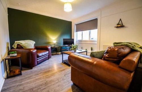 Woodcock House 3 Bedrooms Workstays UK - Photo 3