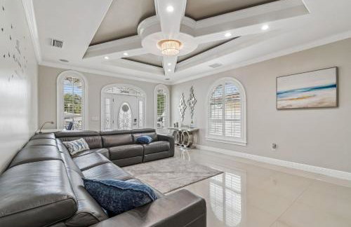 3br,3ba home near Downtown and Airport, Walk to the Stadium - Foto 1