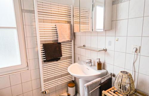 #111 - LUX-Flat Lennep - Altstadt - Netflix & Amazon Prime - Felswand - Foto 9