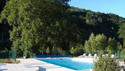 Maisonnette dans son écrin de verdure - Photo 3