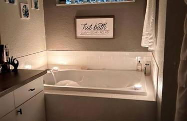 Modern 3BR Home, Saltwater Pool, Fenced Yard - Foto 20