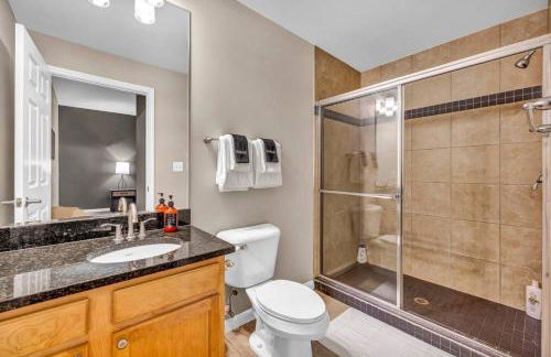 HUGE Luxe Downtown Flat: Pool Table & Parking - Foto 17