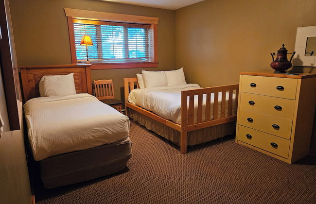 Pinnacle Ridge Chalets by Fernie Lodging - Photo 62