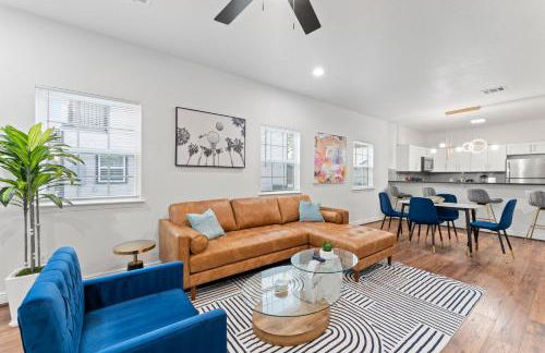 NRG MedCenter Luxe 4BD Home w FencedYard WasherDryer Pet Friendly - Foto 16