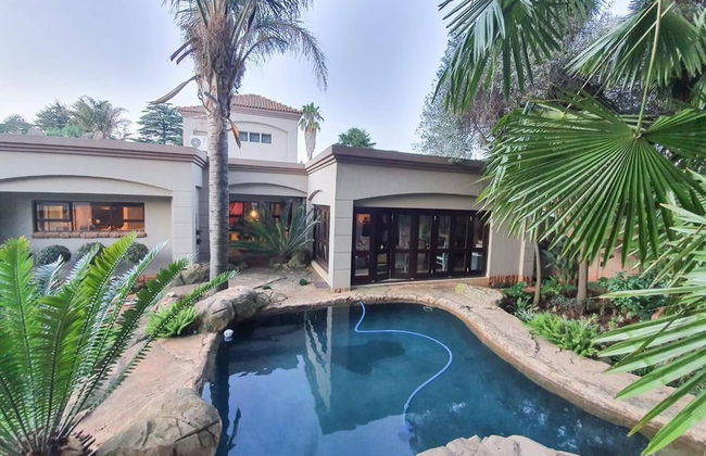 Or Tambo Airport Holiday Home - Photo 34