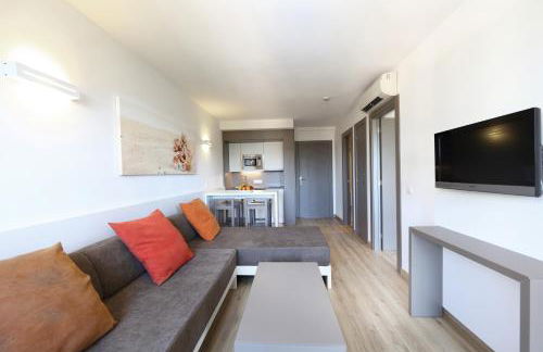 Apartamentos Jade - Adults Only +16 - Photo 9