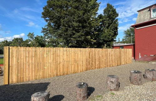 The entire Stephentown Hotel. 28 person occupancy - Foto 9