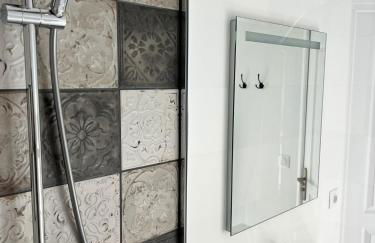 Le Ptit Gite de Chablis - Maison avec Cour en Centre-Ville - Foto 32