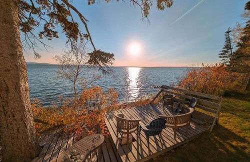 Crosby Waterfront Cottage sleeps 8 family beach 1dog Acadia - Foto 1