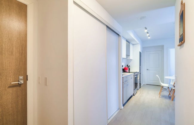 Panorama Suites Downtown Toronto - Photo 9