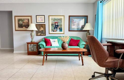 Boutique Stay - Near Beach, PSP4, Billiard or PingPong, Fire Pit, Private Yard - Foto 8