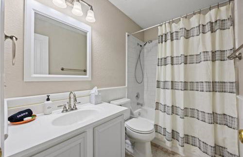 Artist Retreat at Cypress Creek - Hotub - Sleeps 9 - Photo 44