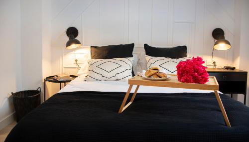 Duerme junto a la Plaza de Toros de Granada. - Foto 4