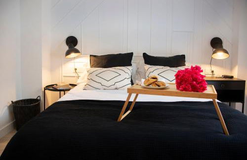 Duerme junto a la Plaza de Toros de Granada. - Foto 4