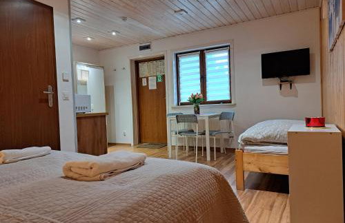 Noclegi Pod Modrzewiem - Foto 3