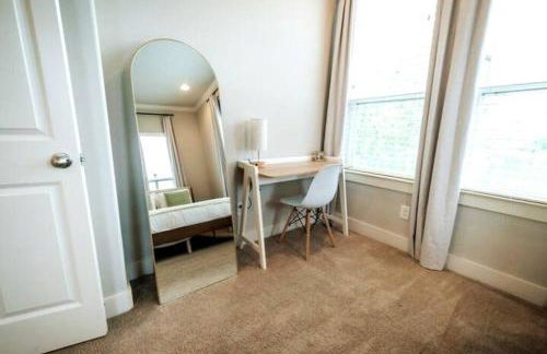 Downtown Escape - Backyard, Game room and Free Parking - Foto 3