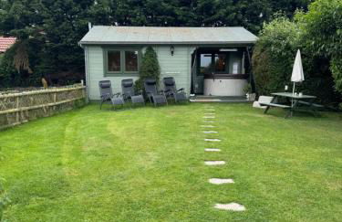 Cosy 2 BR cabin on coast private hot tub ' Driftwood ' - Photo 2