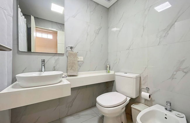 Urban Retreat Elegant Modern Apartment With Balcony in Villa del Parque - Foto 16