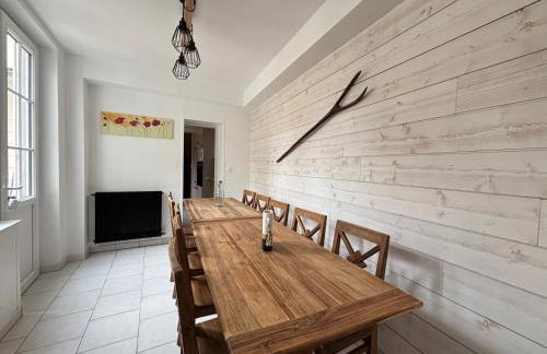 Embruns maison spacieuse rénovée 5 ch 3 sdb 2 WC belle terrasse aménagée barbecue à 250 m de la plage en plein centre d' Arromanches au coeur des plages du débarquement, proximité de Bayeux - Foto 5