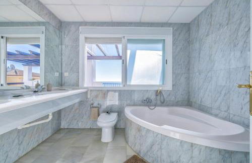 Luxury Duplex Sea Views La Cala Beach - Photo 16