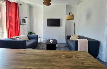 Claude Road Apartments by Switchback Stays - Photo 43