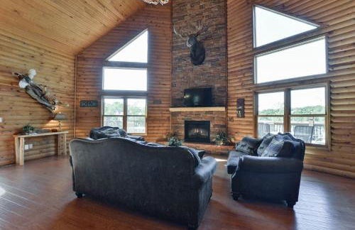 Luxury Lakefront Chalet Resort 2 Pools FREE Amenities Dock Kayaks Waterslide - Foto 12